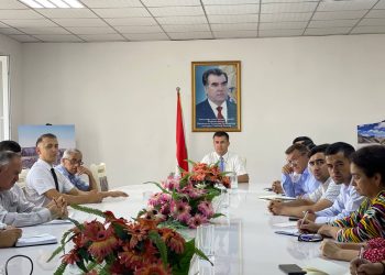 БАРГУЗОРИИ СЕМИНАРИ ИЛМӢ-НАЗАРИЯВИ ДАР ИНСТИТУТИ ОМУЗИШИ ПИРЯХХО ВА КРИОСФЕРАИ АМИТ ОИД БА ТАҲЛИЛИ ИЗОТОПИИ ОБ БО ИСТИФОДА АЗ АНАЛИЗАТОРИ PICARRO L2140-I